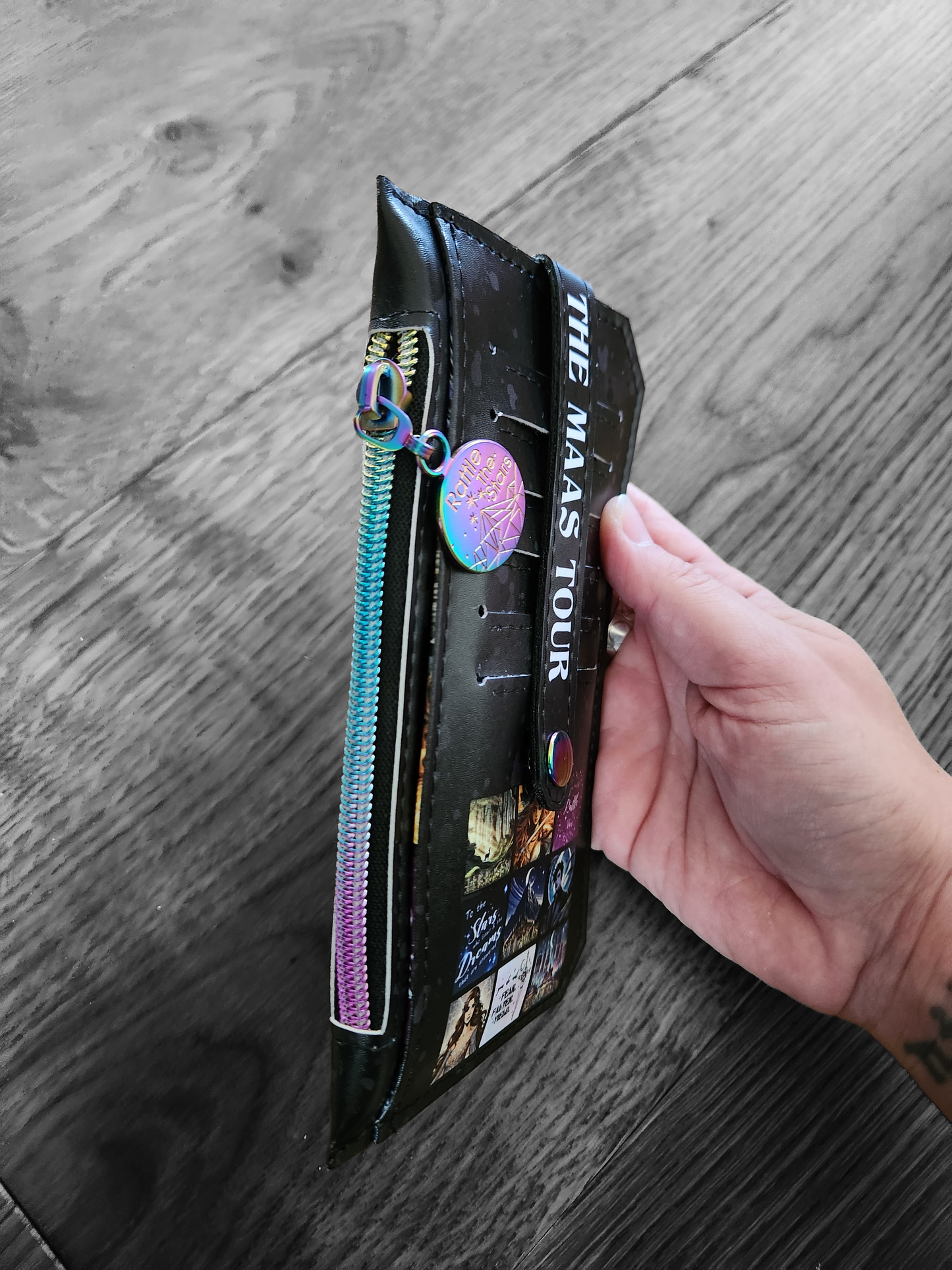 Maasverse “Maas Tour” Reader Wallet – Bookish Fantasy Purse Pal
