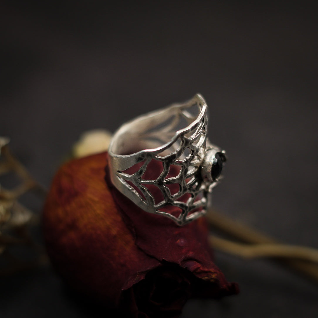 The Widow’s Oath – Sterling Silver Spider & Onyx Statement Ring