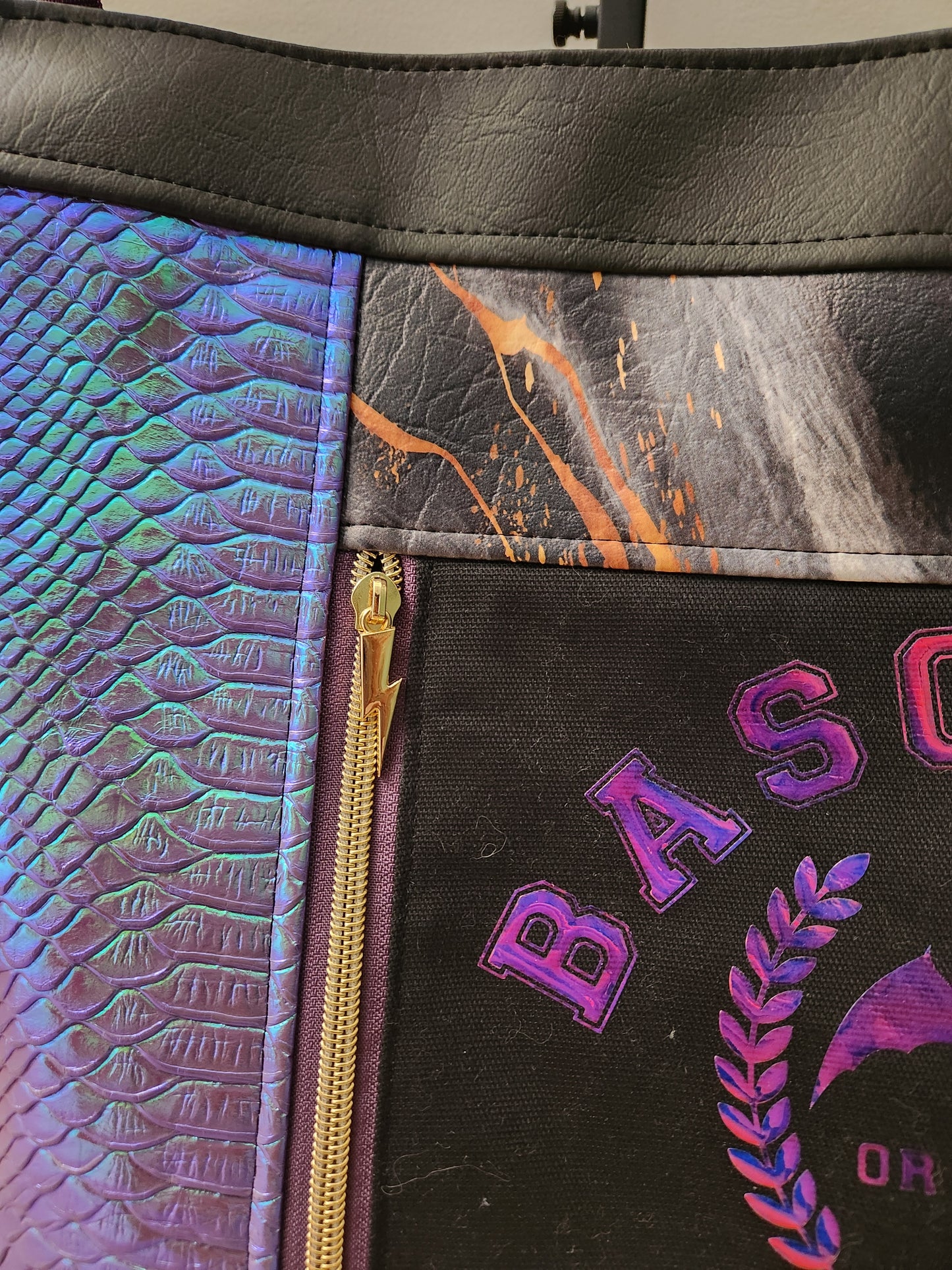 Basgiath War College Tote – Fly or Die