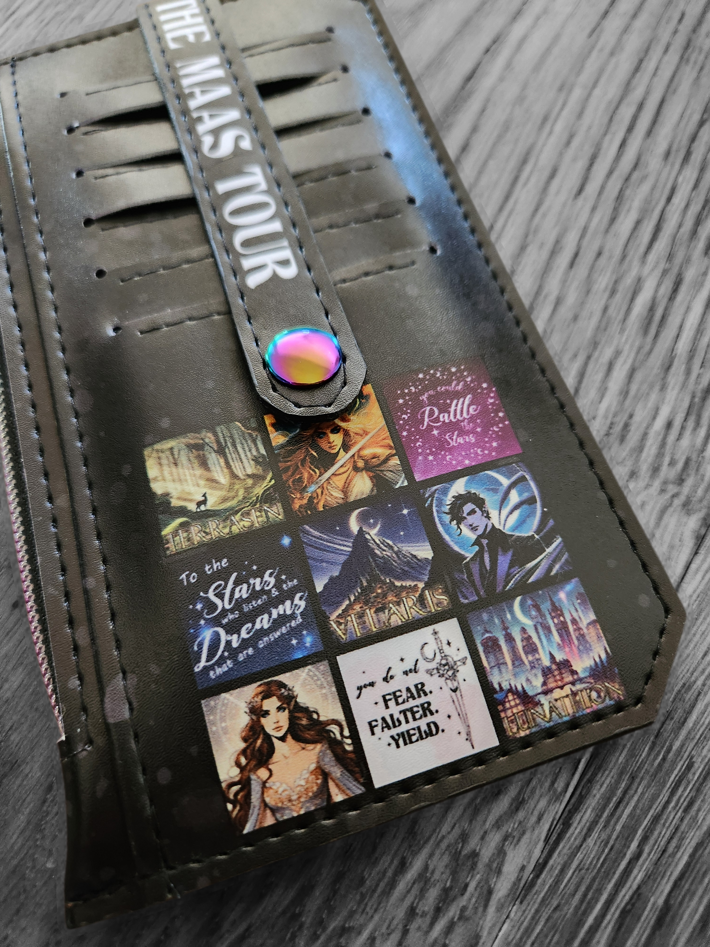 Maasverse “Maas Tour” Reader Wallet – Bookish Fantasy Purse Pal