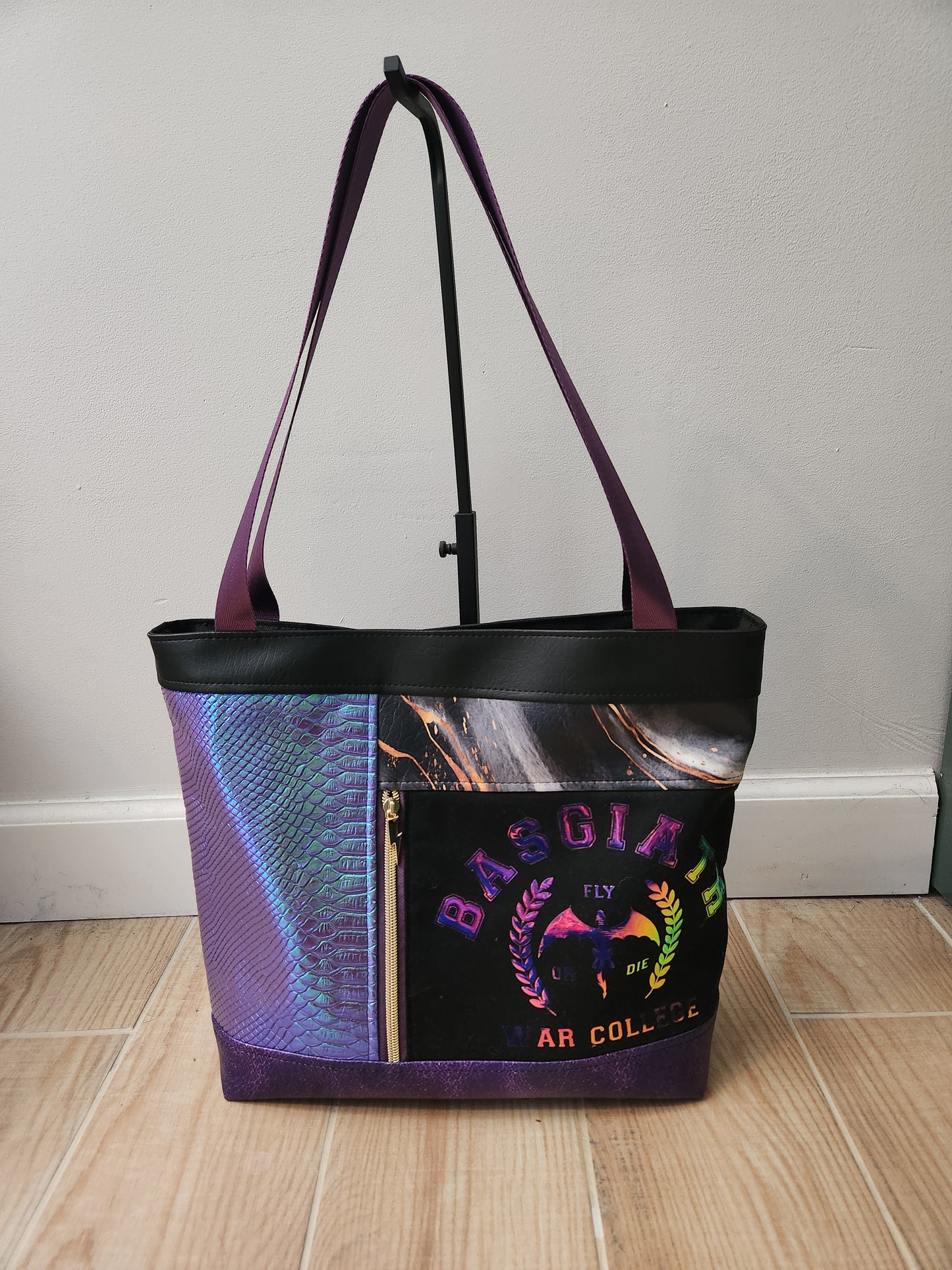 Basgiath War College Tote – Fly or Die