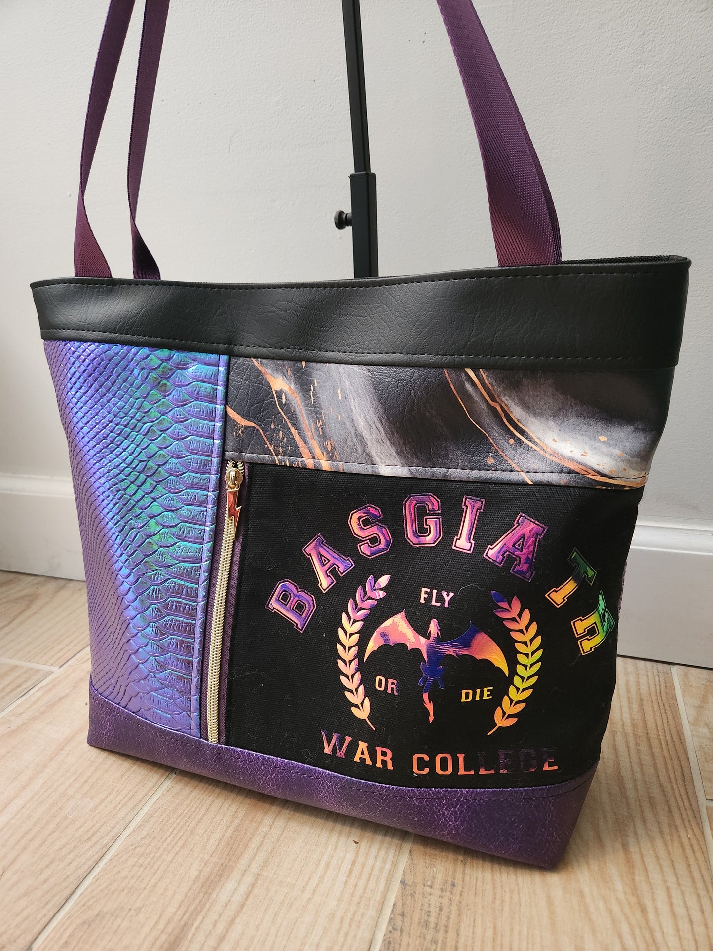 Basgiath War College Tote – Fly or Die
