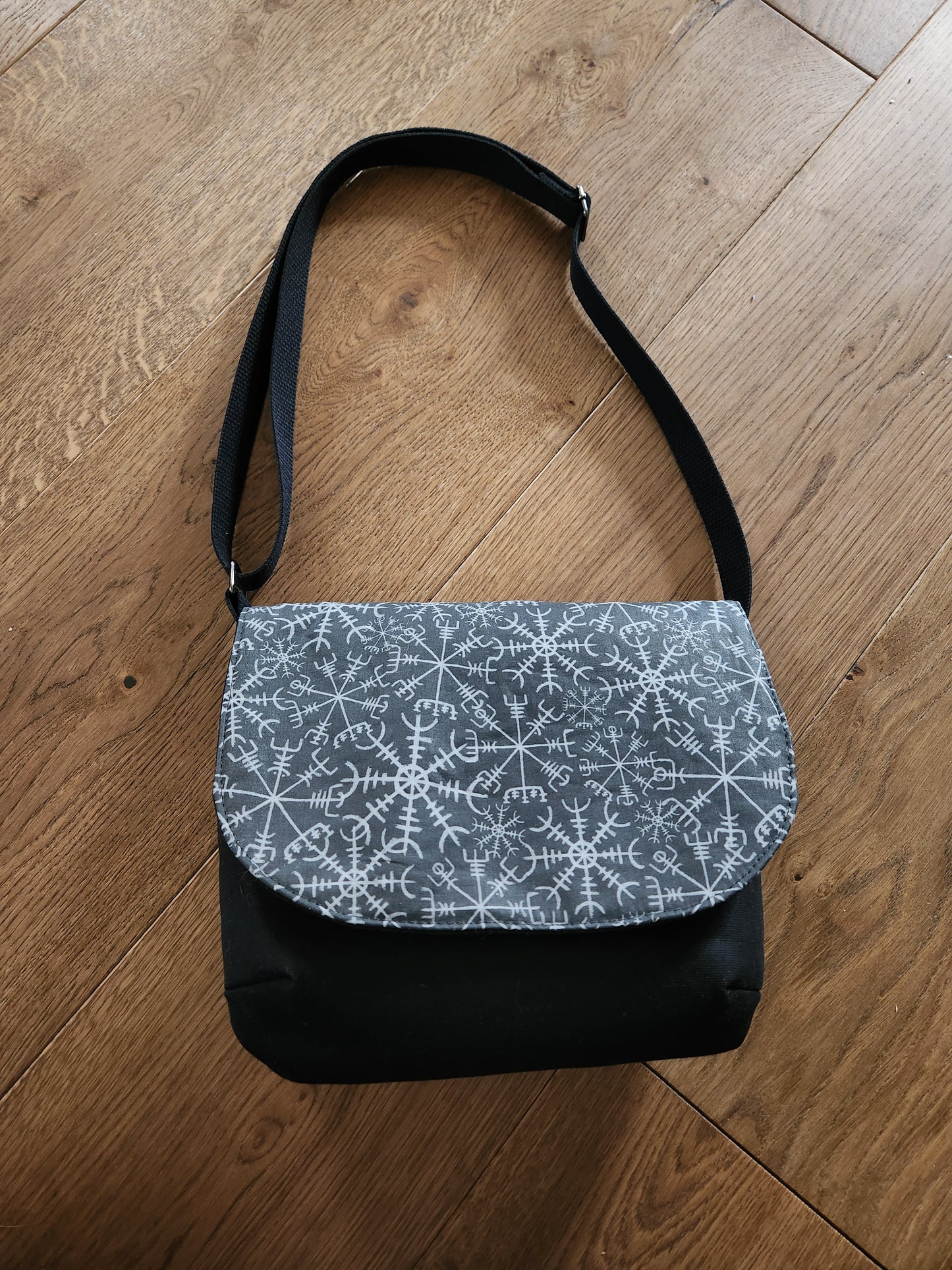 Vegvisir & Helm of Awe Crossbody Messenger Bag